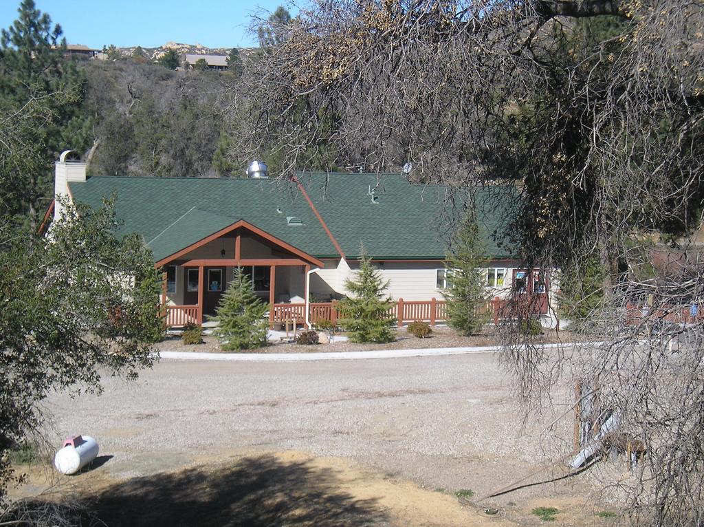 Oakzanita Springs Camping Resort Cabin 1 Descanso Exterior foto